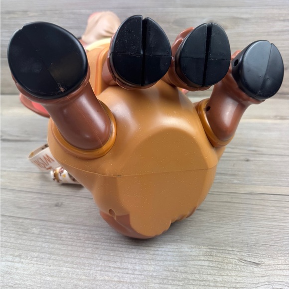 2023 Wish Valentino Popcorn Bucket with Wish lanyard. - Picture 8 of 11